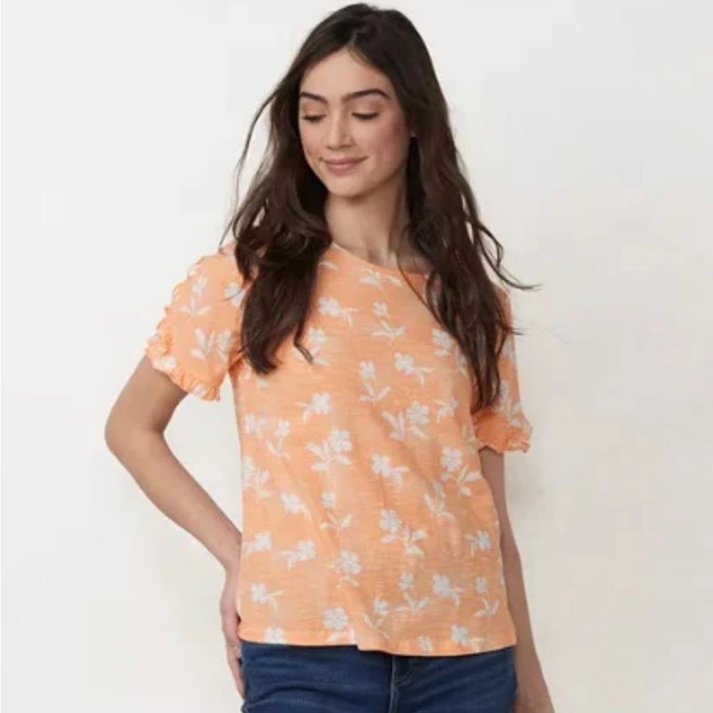 LC Lauren Conrad Tulip Ruffle Sleeve Tee in Peach Floral, size small